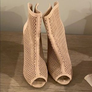 Chinese Laundry 7.5 Shoes.